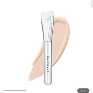 Wakemake puff fit foundation brush